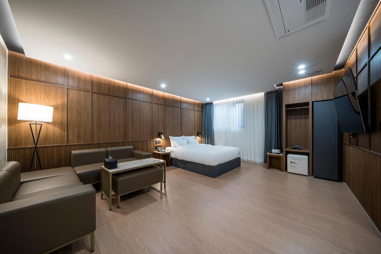 Brown Dot Hotel Pyeonghwa Plaza Mokpo Eksteriør bilde