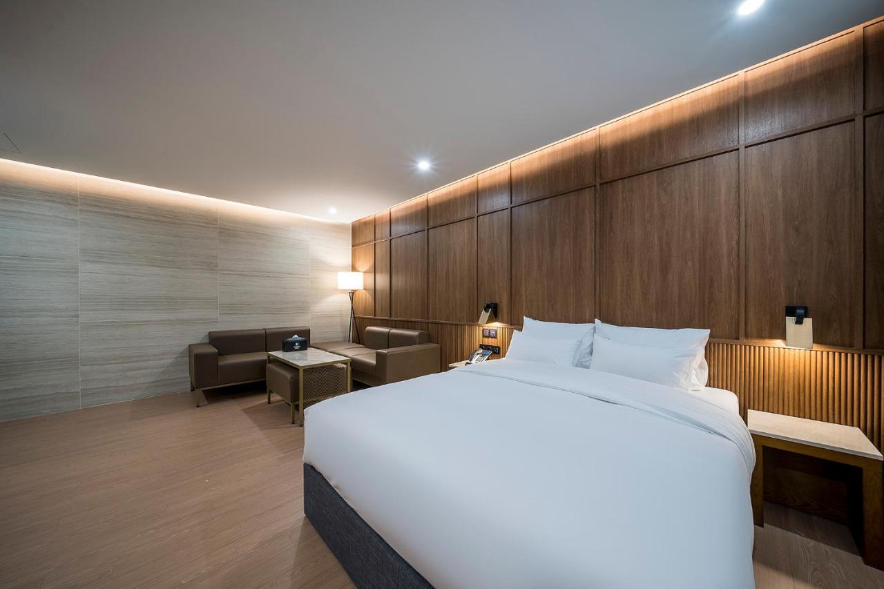 Brown Dot Hotel Pyeonghwa Plaza Mokpo Eksteriør bilde